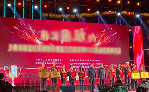 �佱���񿪳���