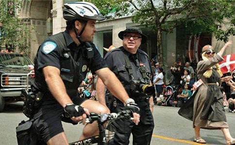 ���ڽ����ʹ�����ͼƬչʾ