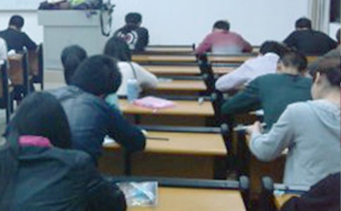 ���Բ����������