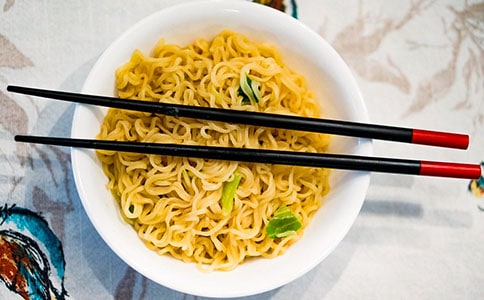 中班语言教案《长长的面条》