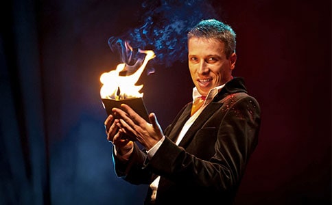 �������ħ��ʦ��С���ѧ�̰�