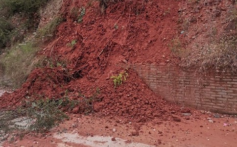 ����ĳ��ʯ����Σ���Է�����Ԥ����ʩ