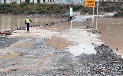 й¶��ʯ����ˮӦ��Ԥ��