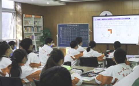 1000���Ͽγٵ������飨ͨ��16ƪ��