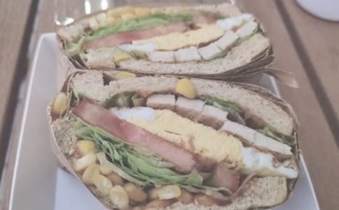 �������б���