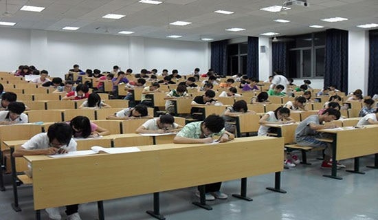 期中考试总结会上的发言稿